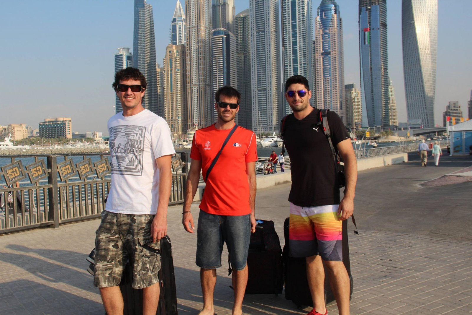 Дубайский сайт. Имад Дубайси. Парень в Дубае. Дубай летом мужчины. Парни на пляже Дубая.